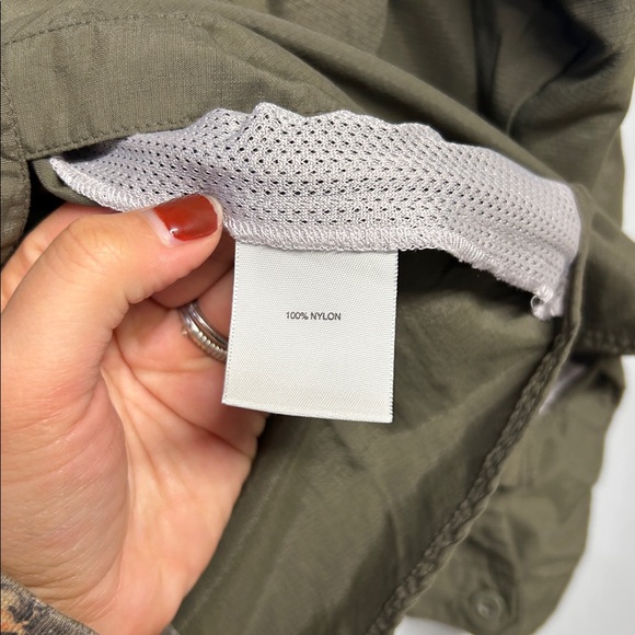 REI Women’s Button Down Shirt Nylon UPF 30+ Olive Green Size XL‎ Roll Sleeve - Picture 3 of 5